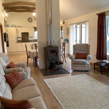 Orchard Cottage, Clematis Cottages, Stamford. Accessible Luxury Home. Exterior photo