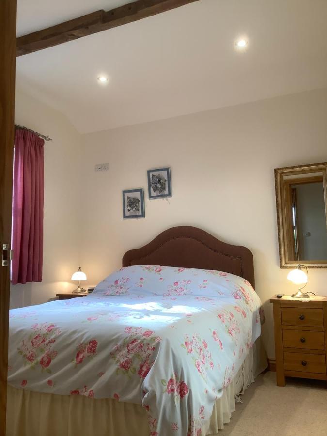 Orchard Cottage, Clematis Cottages, Stamford. Accessible Luxury Home. Exterior photo
