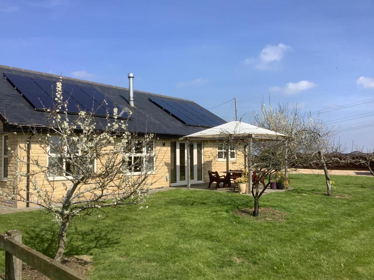 Orchard Cottage, Clematis Cottages, Stamford. Accessible Luxury Home. Exterior photo